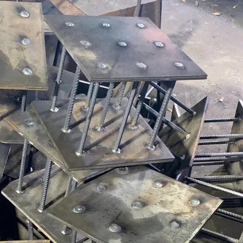 在确定拉萨预埋件位置时，需要考虑以下几点