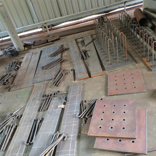 有哪些其他因素会影响拉萨预埋件位置的确定？